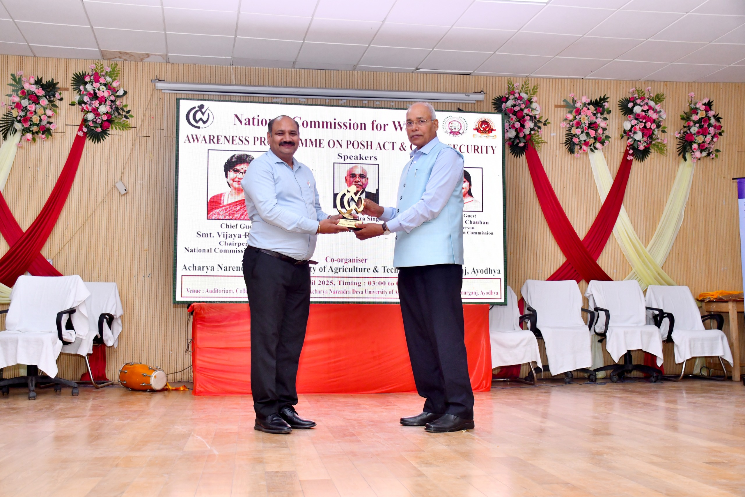 Chairperson of National Commission for Women, Smt. Vijaya Rahatkar arrives at the University